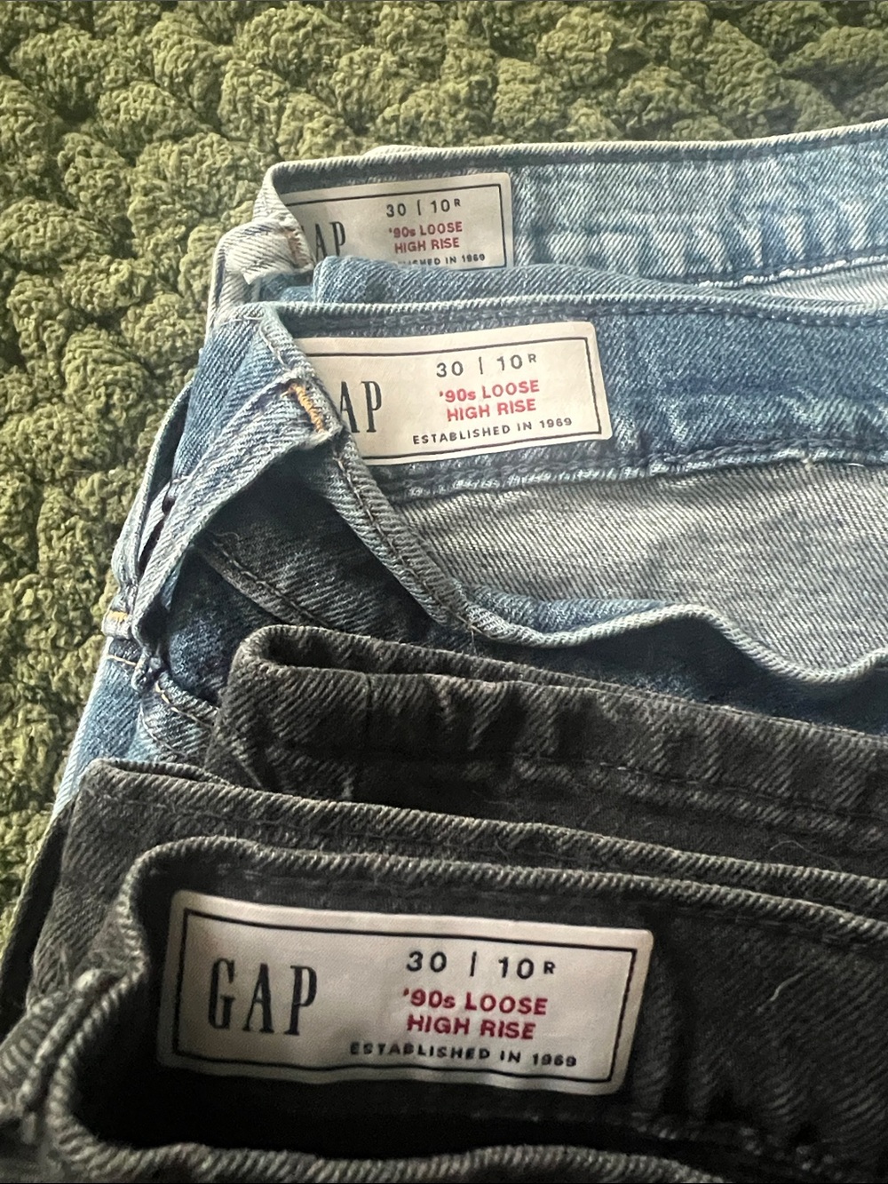 Women’s GAP 90’s Loose High Rise Size 30/10R Three Pairs - Picture 2 of 9